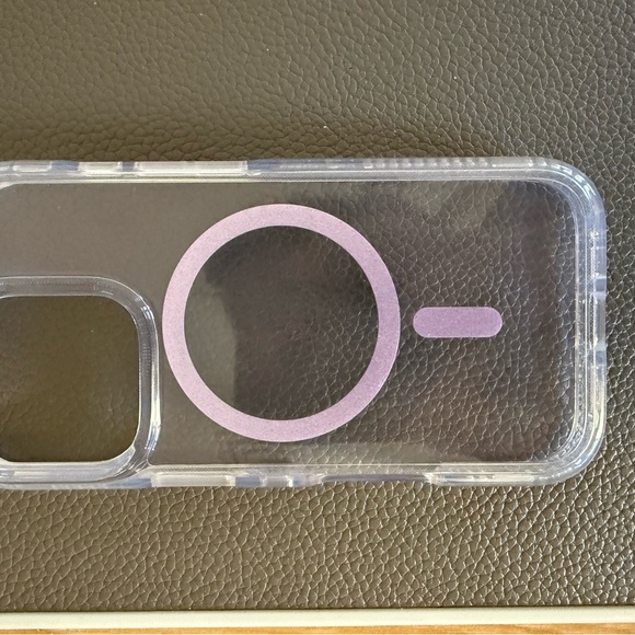 Tech21 FlexQuartz for iPhone 16 Pro - Picture 2 of 3